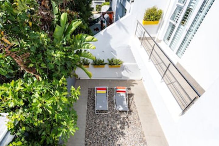 2 Bedroom Home In Fresnaye Cape Town - thumb 2