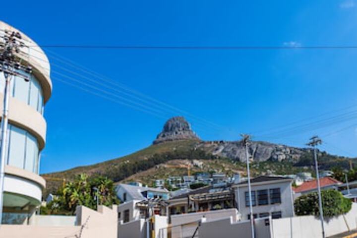 2 Bedroom Home In Fresnaye Cape Town - thumb 3