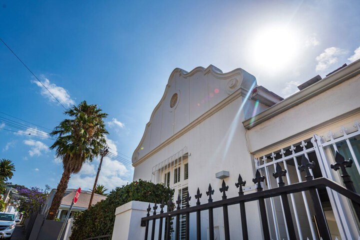 2 Bedroom Home In Fresnaye Cape Town - thumb 1