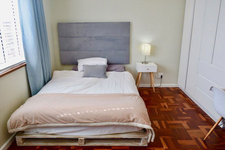 1 Bedroom Apartment In The Heart Of Tamboerskloof - thumb 4