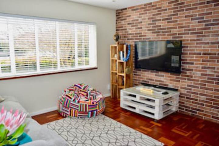 1 Bedroom Apartment In The Heart Of Tamboerskloof - thumb 5