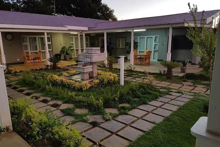 Graceland Guest House - thumb 4