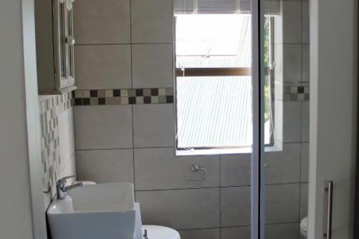 16 Rhodes North Self Catering - thumb 1