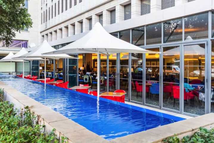 1 Bedroom Apartment In City Centre - thumb 3