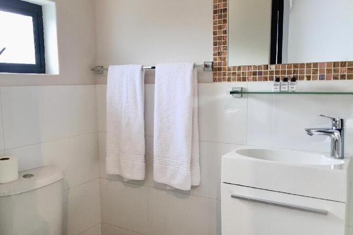 Urban Oasis At Windburg Suites - thumb 6