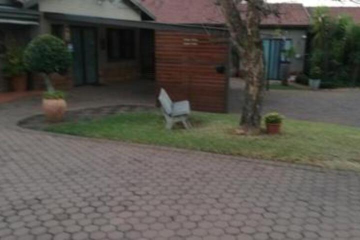 Golden Crest Guest House - thumb 1