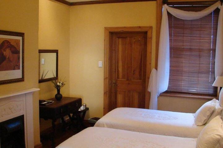 Shady Pines Guest House - thumb 2