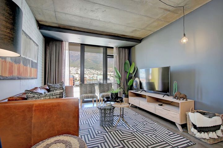 Modern Top Floor Flat With Mountain Views - thumb 7