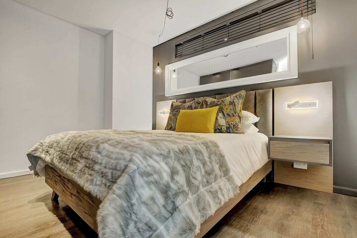 Modern Top Floor Flat With Mountain Views - thumb 6