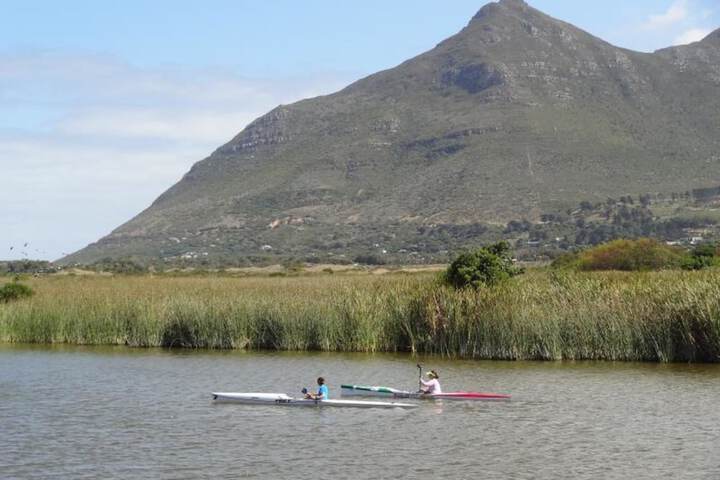 Stunning 3-bed Lakeside Villa With Private Pool - thumb 4