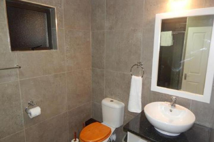 Hippo Lodge Apartments - thumb 5