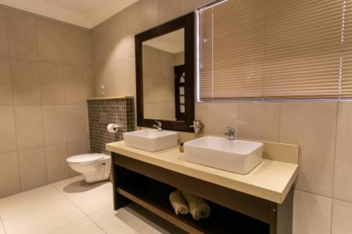 Royl Court Guesthouse - thumb 2