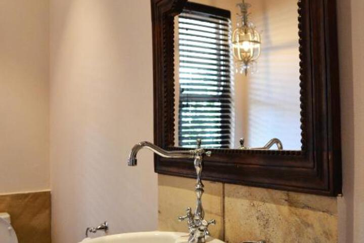 Roche House - thumb 5