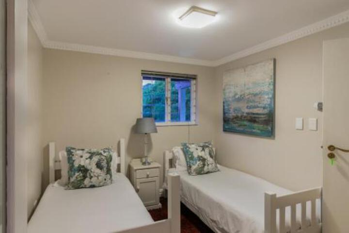 Pezula Rambling Elegance - thumb 1