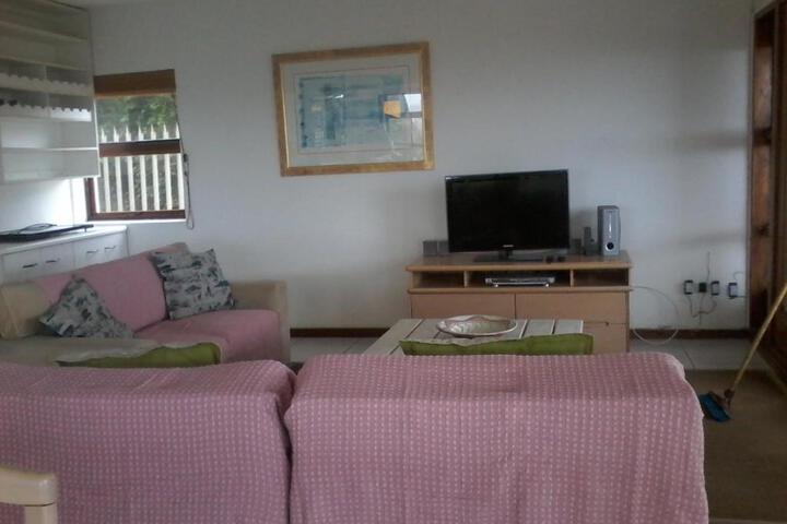 4 CARNOUSTIE HOUSE - thumb 5