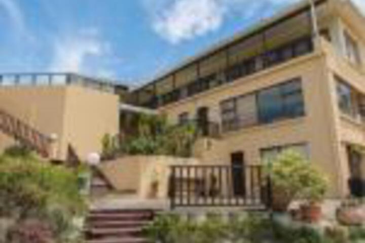 4 CARNOUSTIE HOUSE - thumb 0