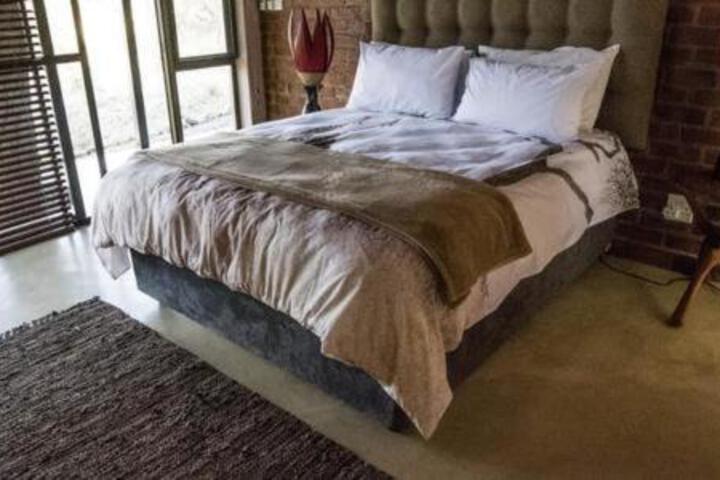 Leadwood Lodge - thumb 2