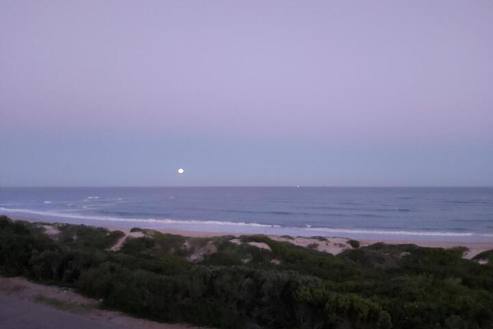 The Sparrows Nest Beach Front Self Catering - thumb 4