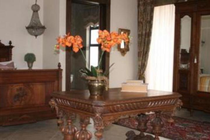 The Duke S Manor - thumb 1