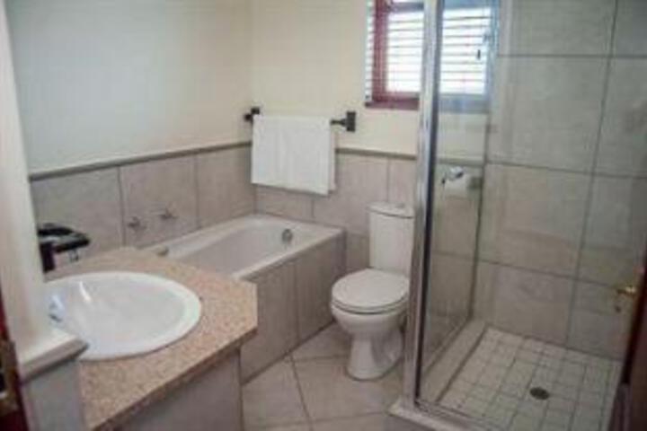 Mossel Bay Beach Houses - thumb 0