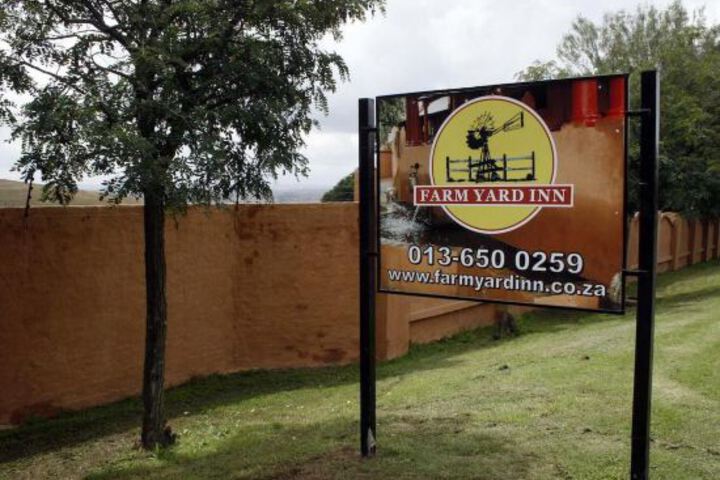 Farmyard Inn Guest House - thumb 0