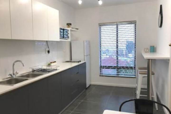 17 On Upper Bloem - thumb 2