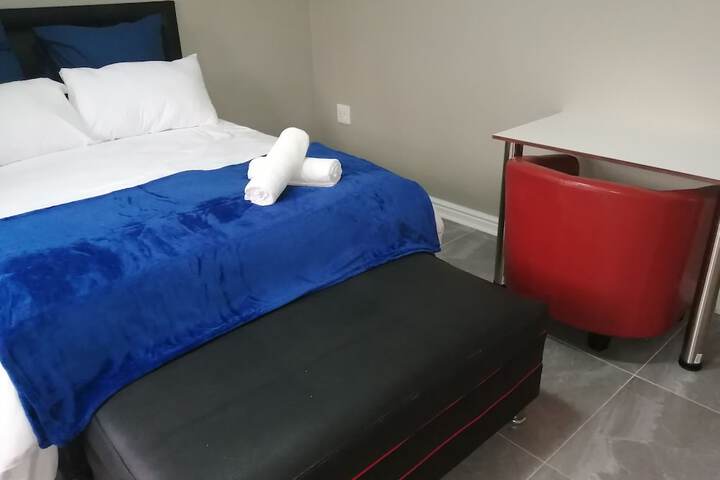 7 Amery Crescent Guesthouse - thumb 7