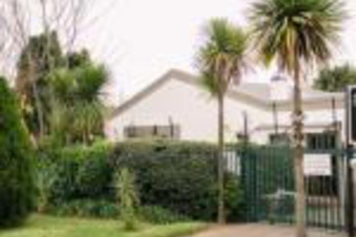 Pennylane Guest House - thumb 0