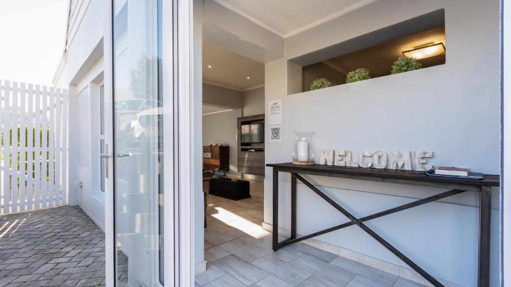 21 Manor Kingswood - thumb 0