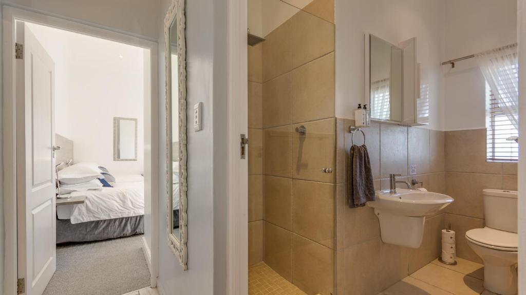 21 Manor Kingswood - thumb 1