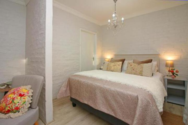Petite Apartment - thumb 3
