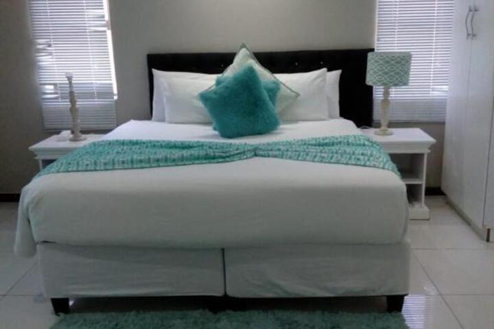 Shoes Guest House - thumb 5