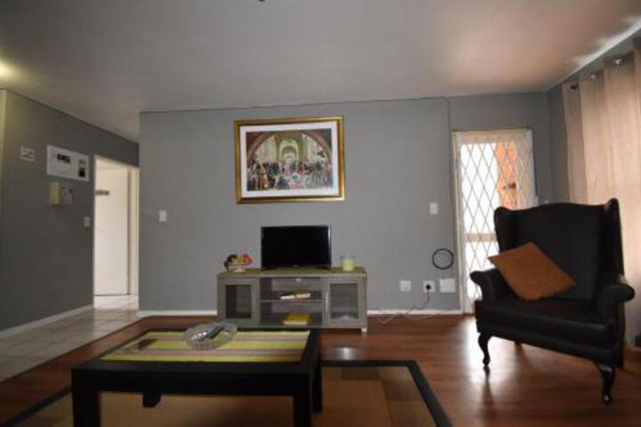 Broadway Self Catering - thumb 2