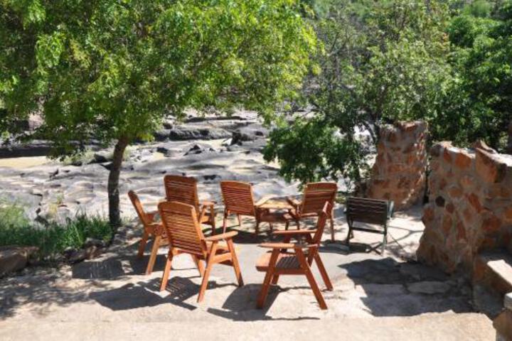 Gangeni Safari Bush Lodge - thumb 5