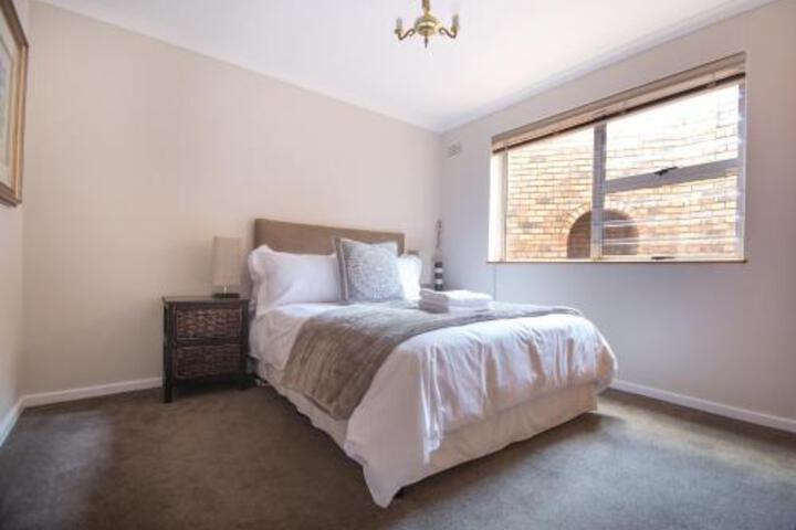 Boyes Drive Villa - thumb 3