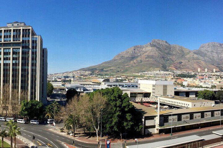 1 Bedroom Apartment In The Heart Of Cape Town - thumb 5