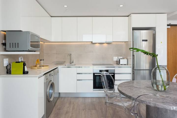 117 On Strand 501 - thumb 4