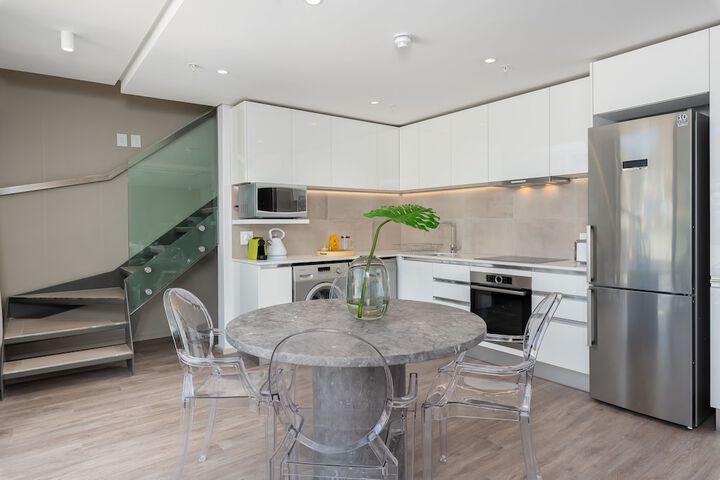 117 On Strand 501 - thumb 2