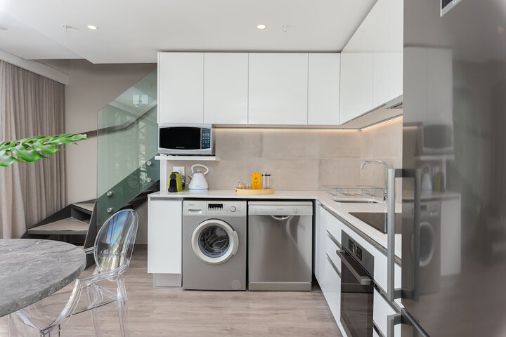 117 On Strand 501 - thumb 3