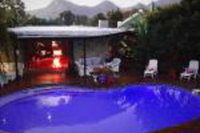 Tube N Axe Lodge  Backpackers