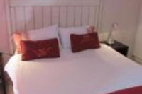 Point Village Accommodation Santos 11