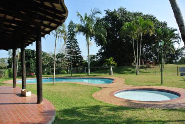 9 The Bridge Holiday Resort - thumb 3