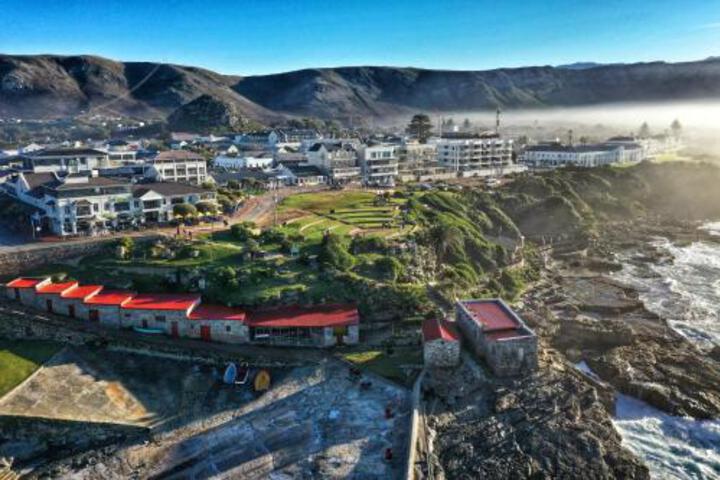 Walker Bay Luxury Seafront Apartment - thumb 2