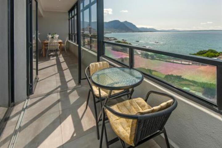 Walker Bay Luxury Seafront Apartment - thumb 7
