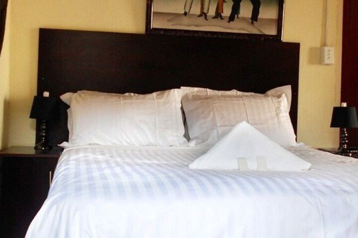 Nandi'S Guesthouse - thumb 7