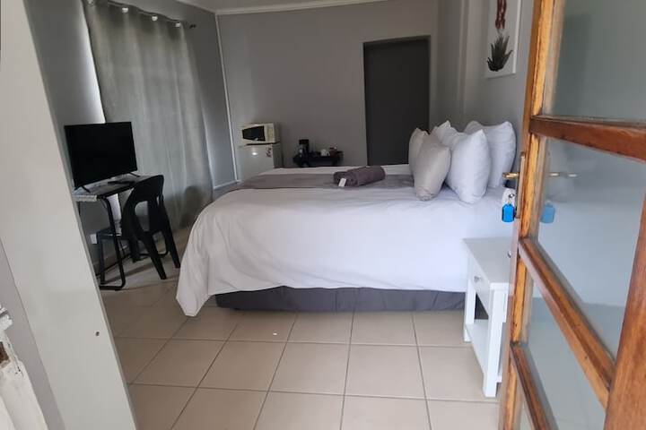 Stay @ Home Airport Lodge - thumb 2