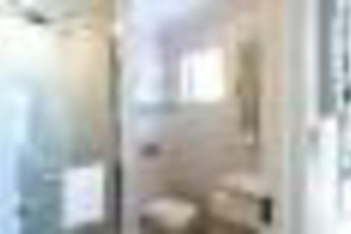 13 The Shades - thumb 1