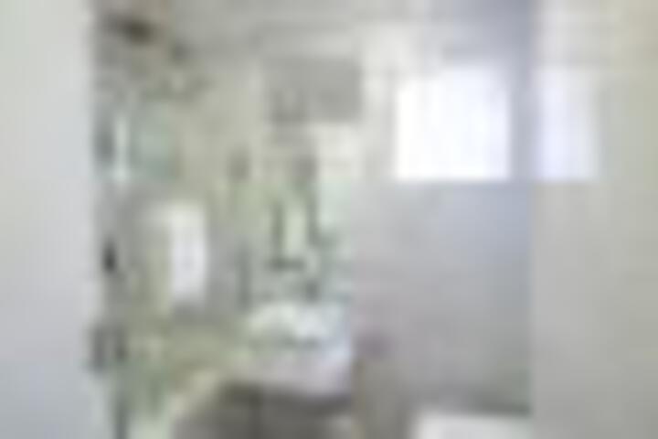 13 The Shades - thumb 2