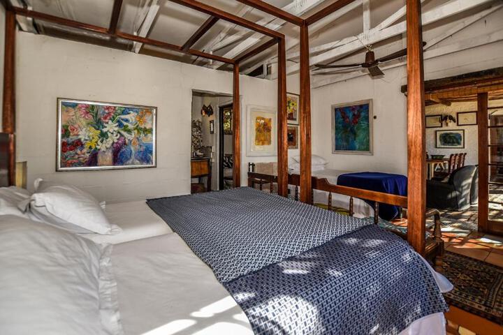 Eloff Guest House & Gallery - thumb 1