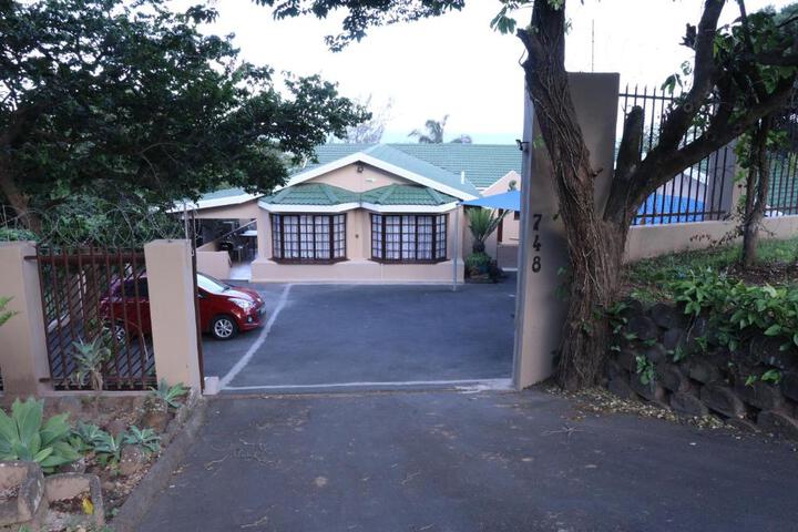 Woodgrange Garden Cottages - thumb 5